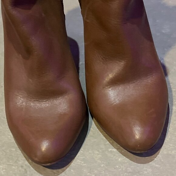WHITE HOUSE BLACK MARKET "Tallon" Bootie Brown, Sz 7 EUC - Picture 2 of 9